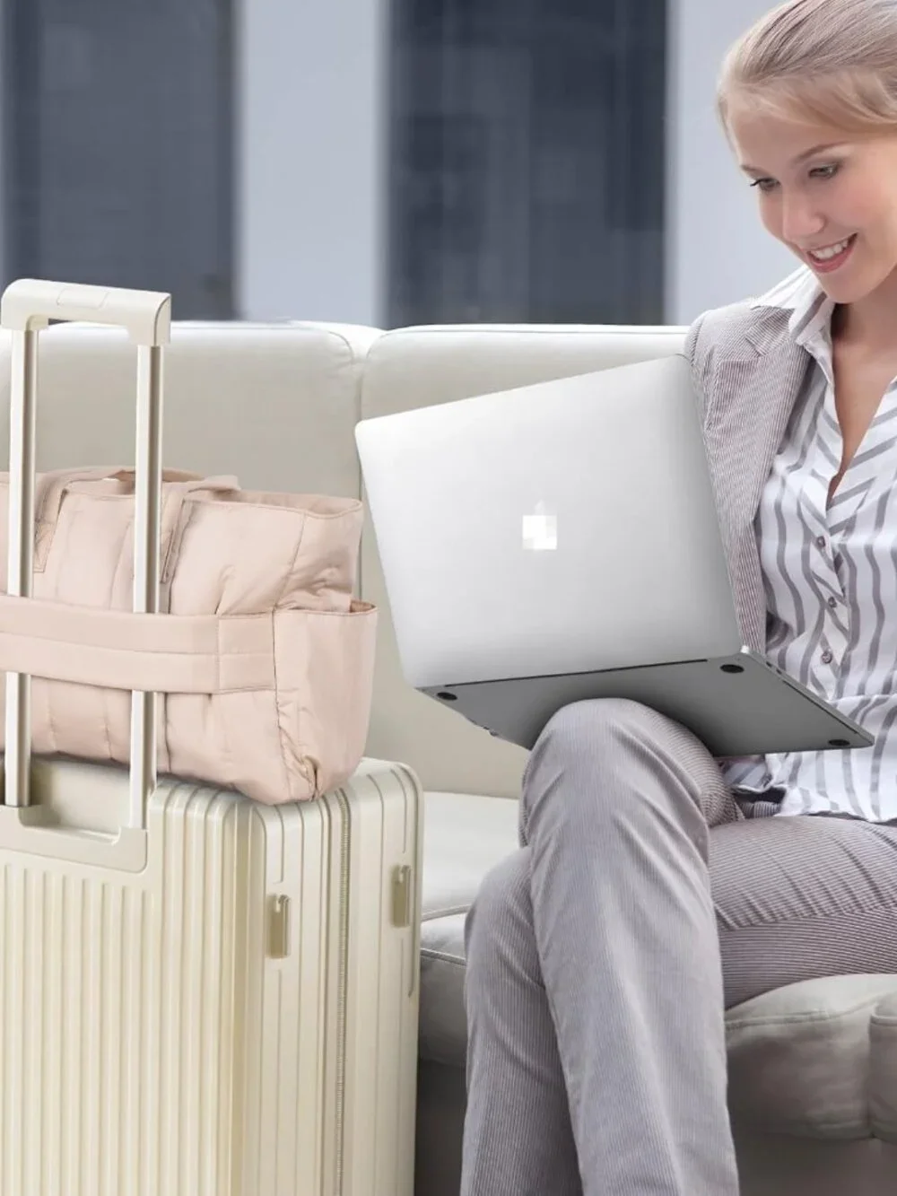 Kahki Puffy Tote: Stylish, Spacious, & Durable for Work, Travel & Gym